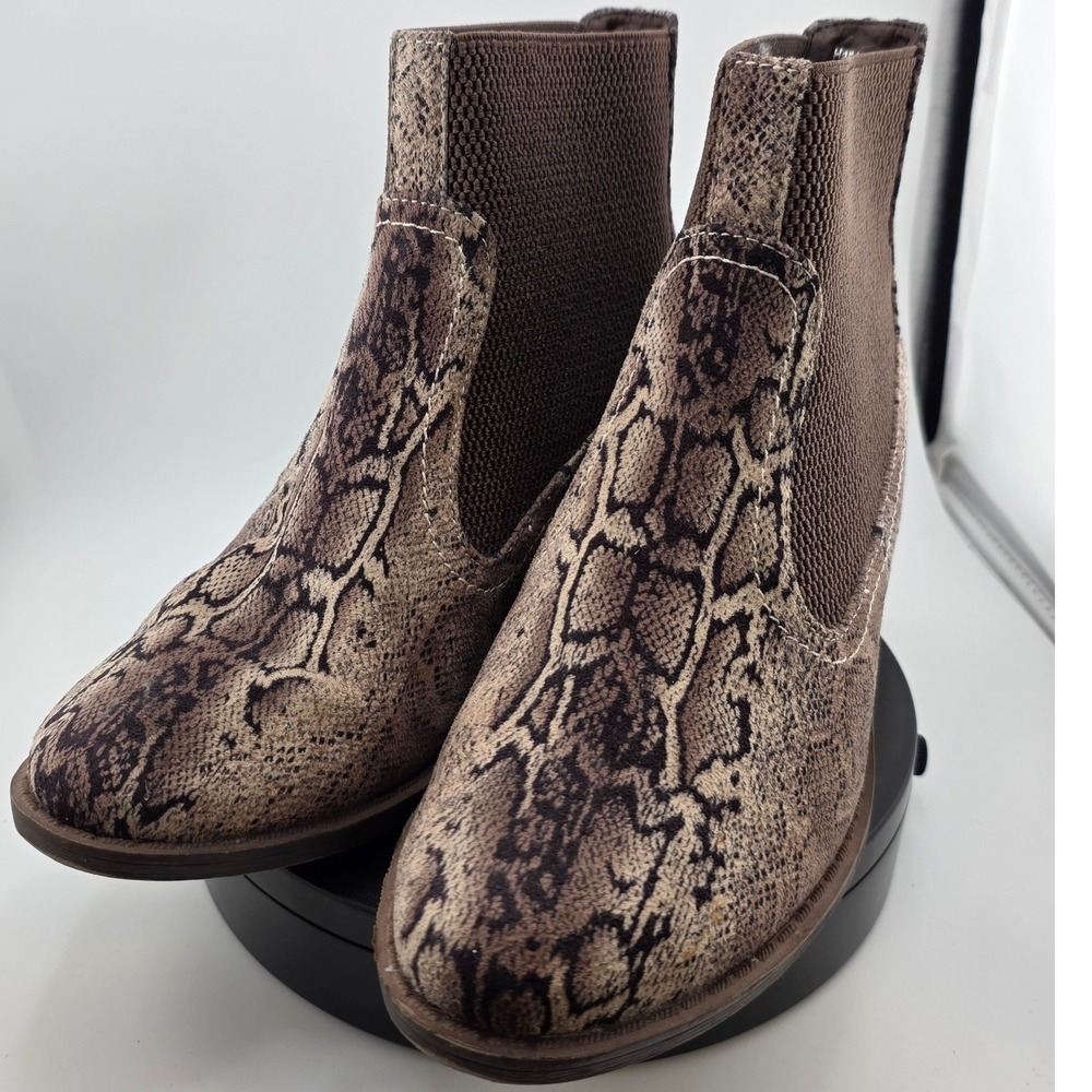 Boutique‎ by Corkys Womens Brown Snakeskin Print Ankle Boots Size 8 Block Heel